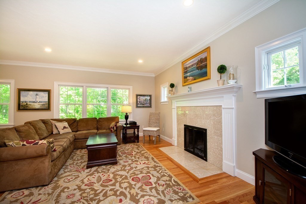 10 Sanctuary Pond Road Cohasset, MA 02025 - Photo 9 of 31