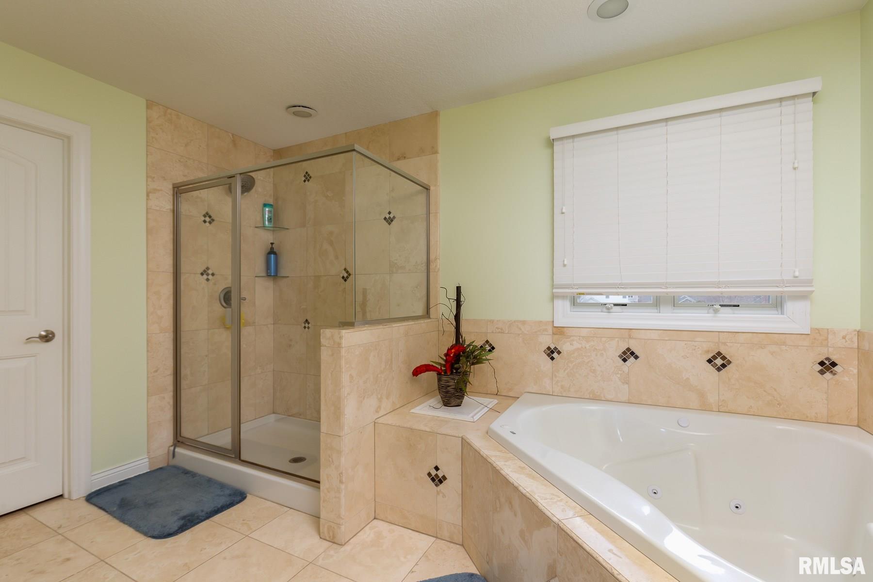 5766 Judge Road Bettendorf, IA 52722 - Photo 16 of 34 Gallery Image 16