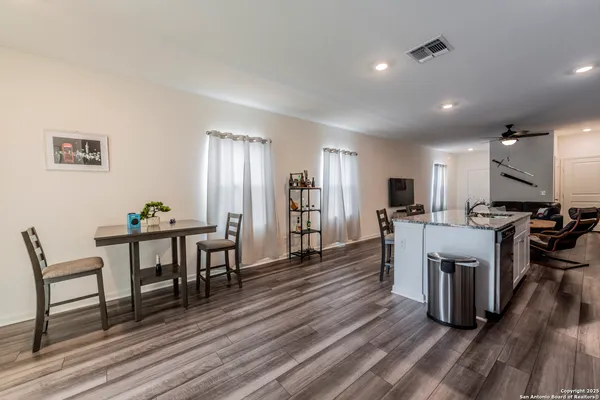 $1,695 | 5612 Pearl Meadow, Converse, TX 78109