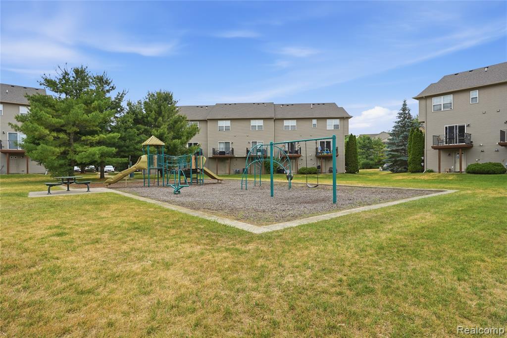 2138 Knotty Pine Trail Howell, MI 48855 - Photo 28 of 39