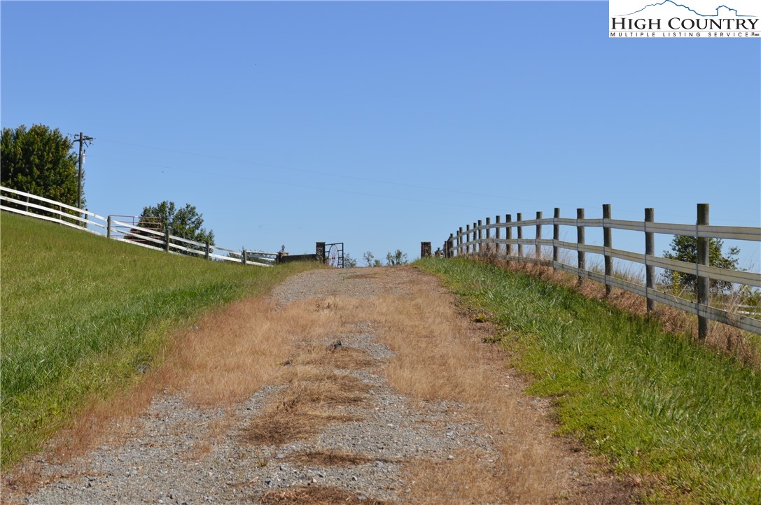 1828 Stratford Road Sparta, NC 28675 - Photo 6 of 44