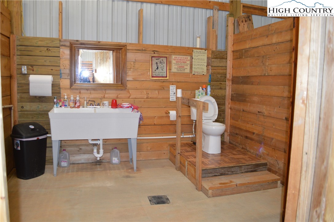 1828 Stratford Road Sparta, NC 28675 - Photo 10 of 44