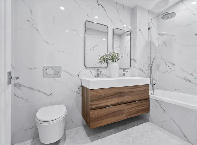 $2,974,763 | 78-29 Austin Street, Unit TH7 | Forest Hills