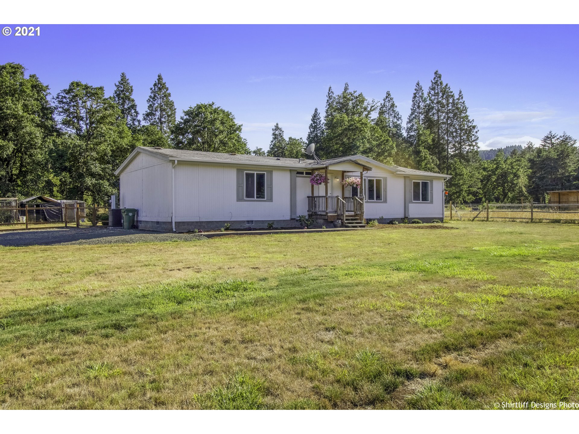 31390 Veatch Road Cottage Grove, OR 97424 - Photo 2 of 32 Gallery Image 2