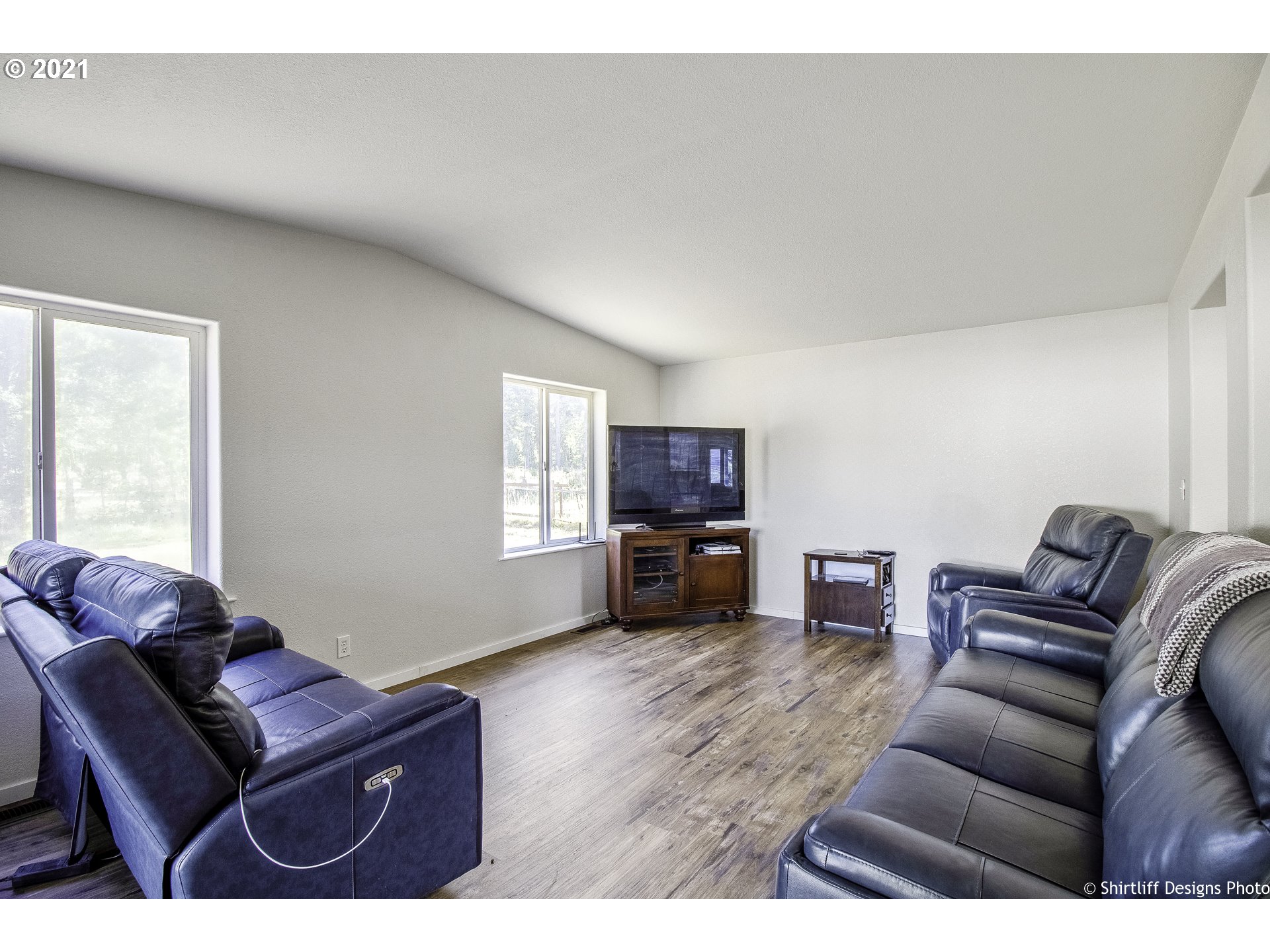 31390 Veatch Road Cottage Grove, OR 97424 - Photo 13 of 32 Gallery Image 13