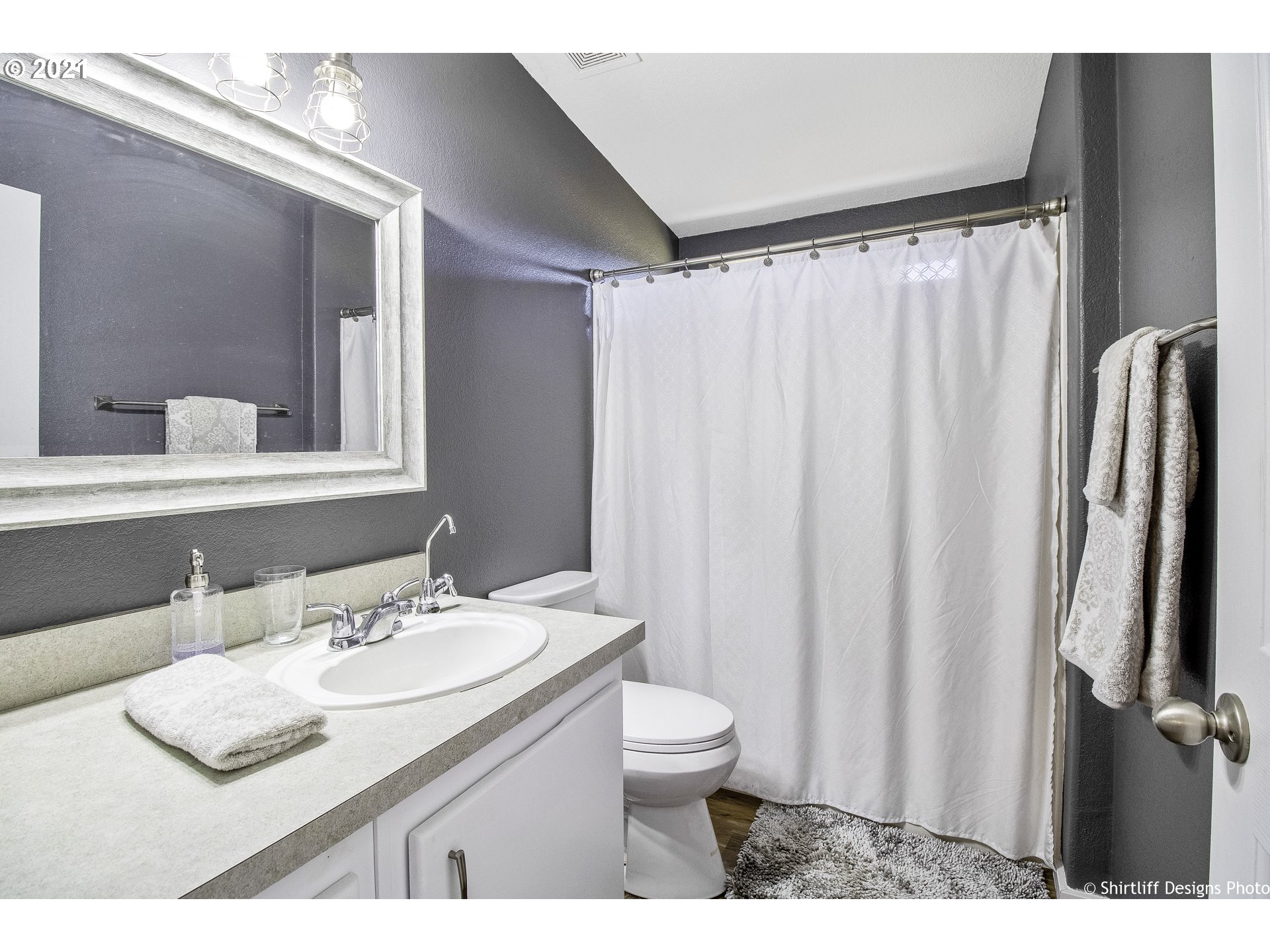 31390 Veatch Road Cottage Grove, OR 97424 - Photo 22 of 32 Gallery Image 22