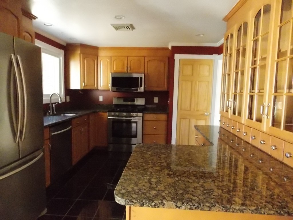 109 Stow Road Marlborough, MA 01752 - Photo 3 of 19 Gallery Image 3