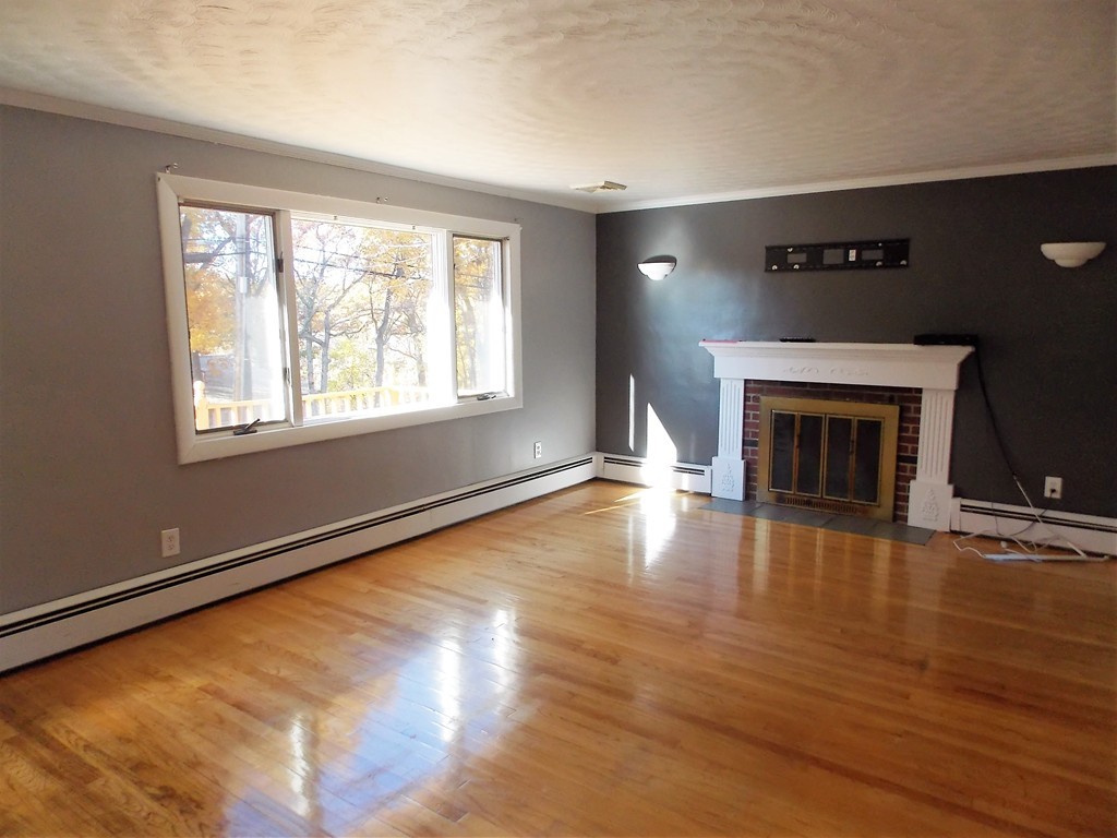 109 Stow Road Marlborough, MA 01752 - Photo 8 of 19 Gallery Image 8