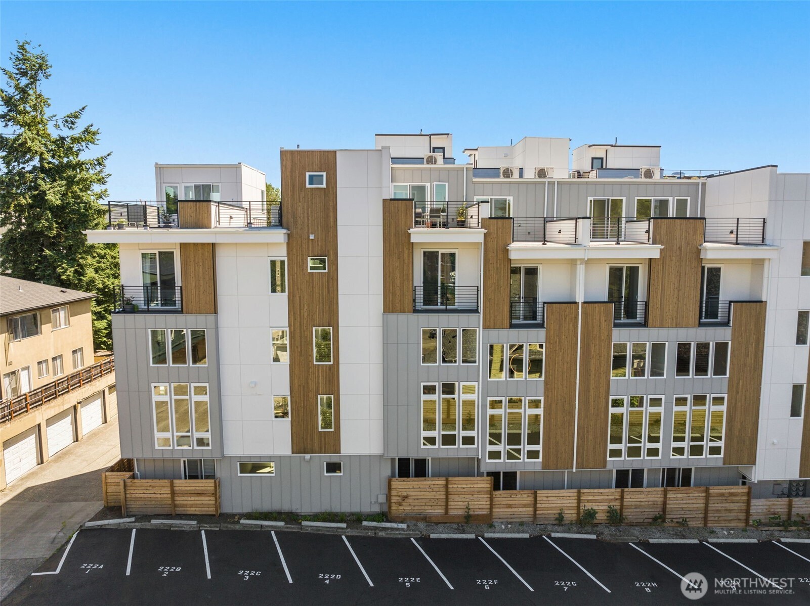 222 D 10th Avenue East Seattle, WA 98102 - Photo 24 of 26