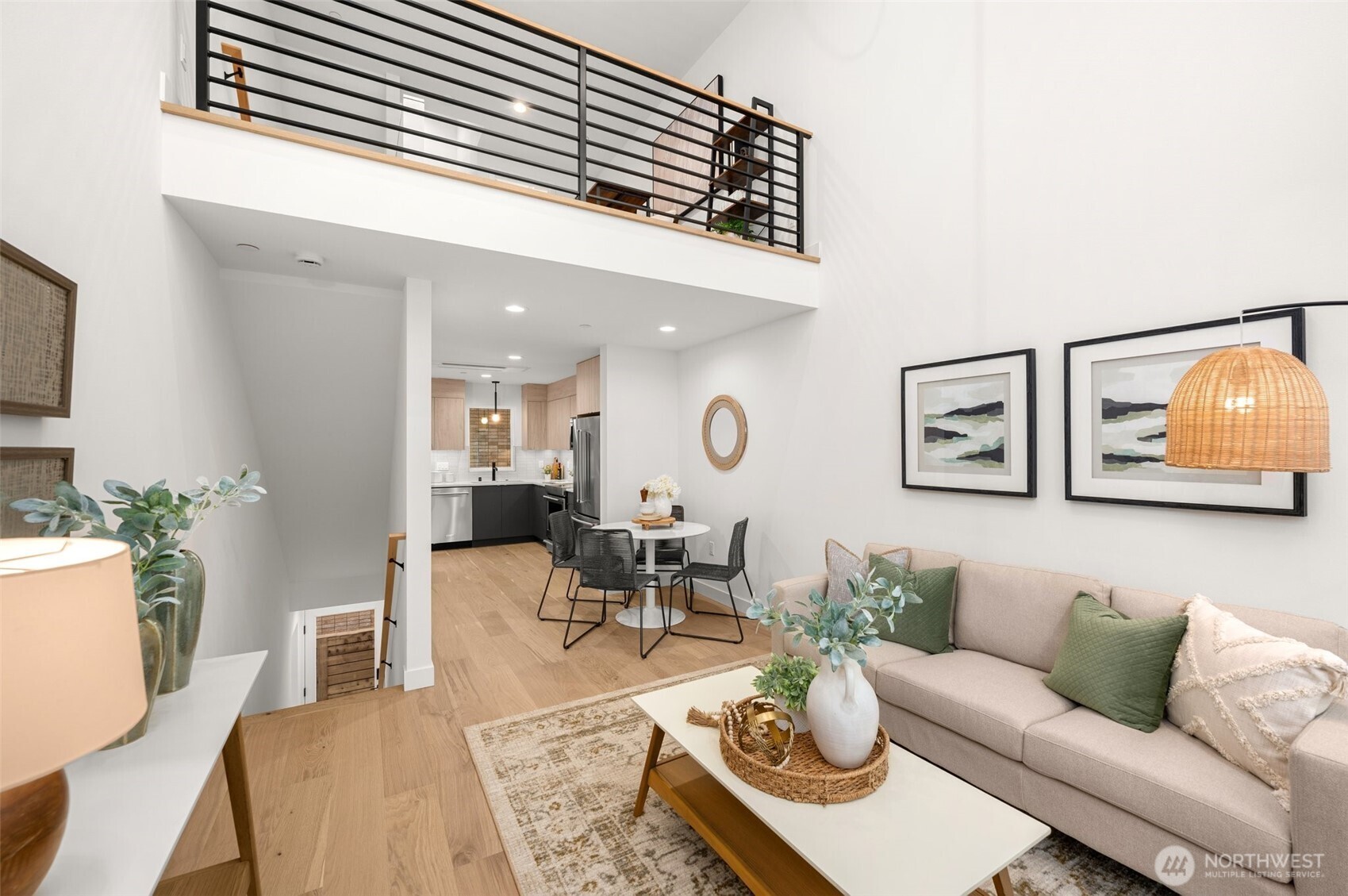 222 D 10th Avenue East Seattle, WA 98102 - Photo 3 of 26