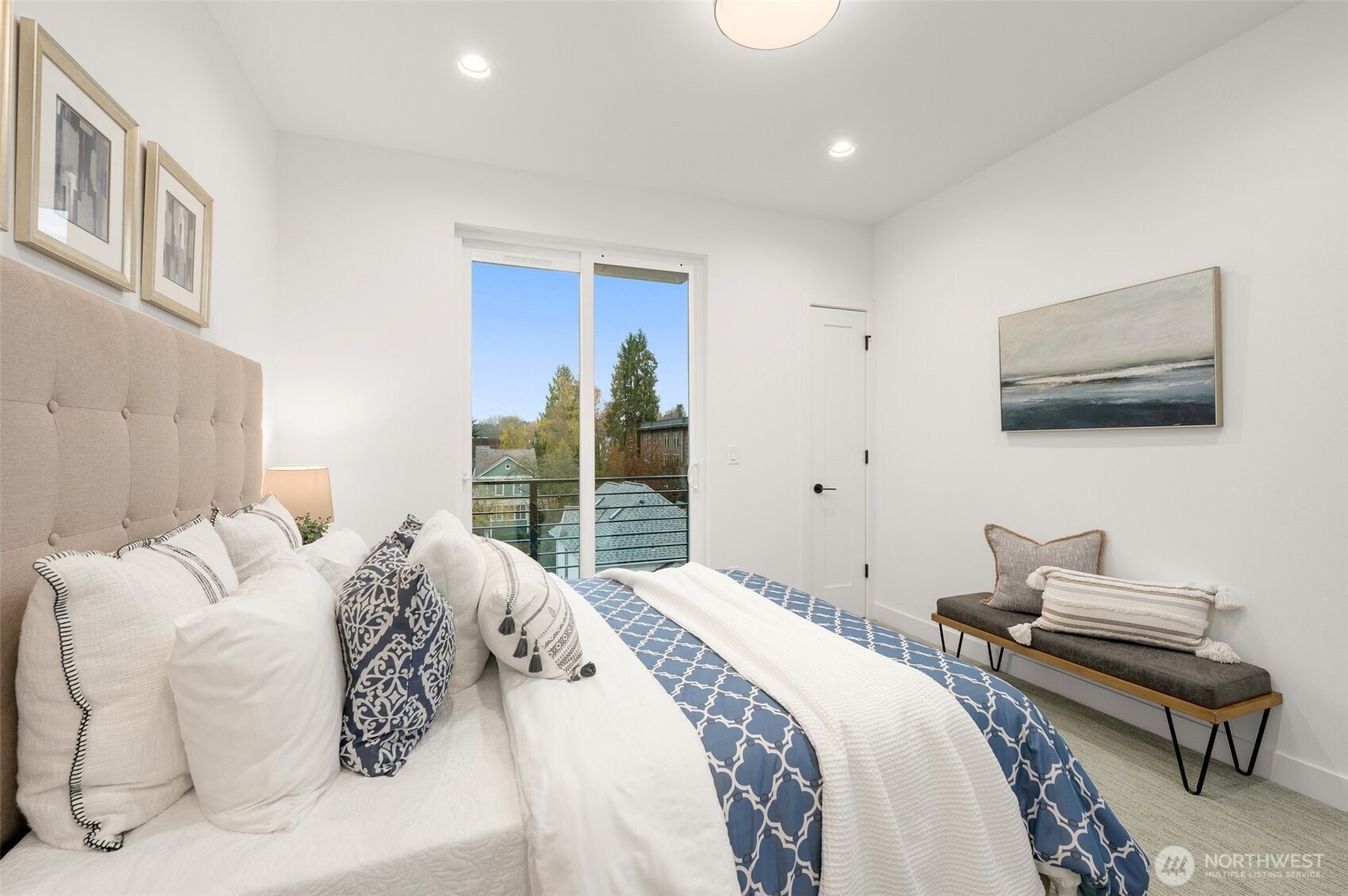 222 D 10th Avenue East Seattle, WA 98102 - Photo 10 of 26