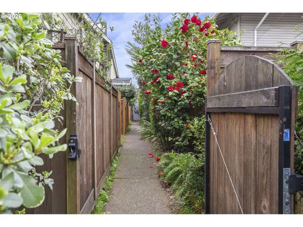 $199,000 | 7302 North New York Avenue, Portland, OR 97203