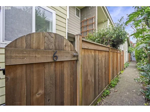 $199,000 | 7302 North New York Avenue, Portland, OR 97203
