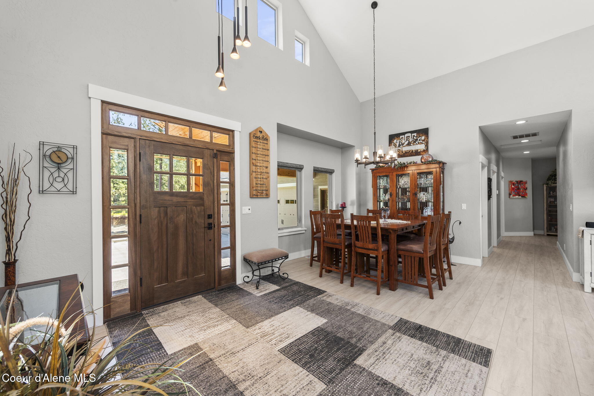 19643 West Treend Road Post Falls, ID 83854 - Photo 13 of 57 10-web-or-mls-Entryway-2