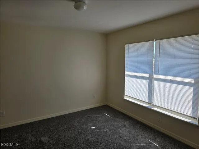 $1,700 | 5010 Dolphin Court, LaBelle, FL 33935