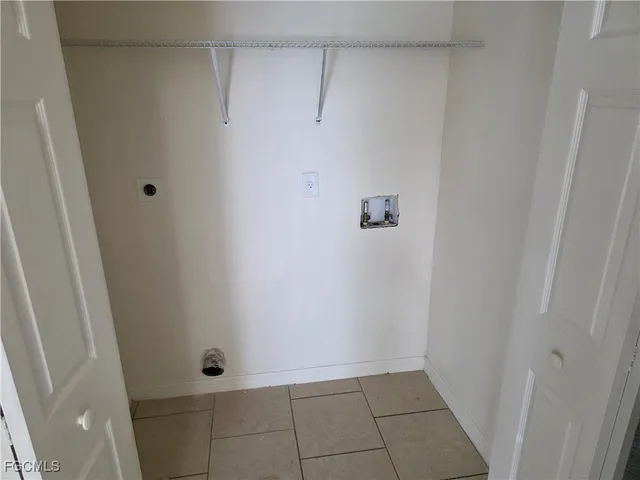 $1,700 | 5010 Dolphin Court, LaBelle, FL 33935