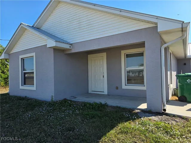 $1,700 | 5010 Dolphin Court, LaBelle, FL 33935