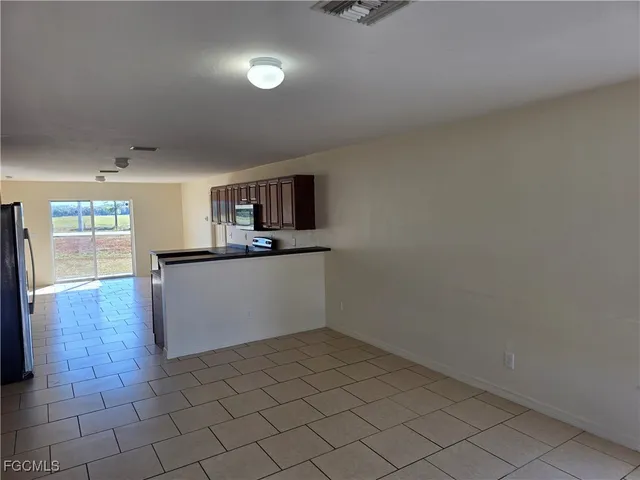 $1,700 | 5010 Dolphin Court, LaBelle, FL 33935