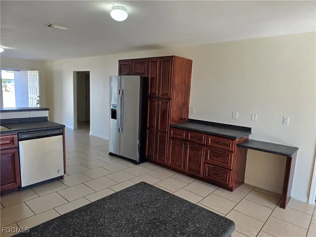 $1,700 | 5010 Dolphin Court, LaBelle, FL 33935