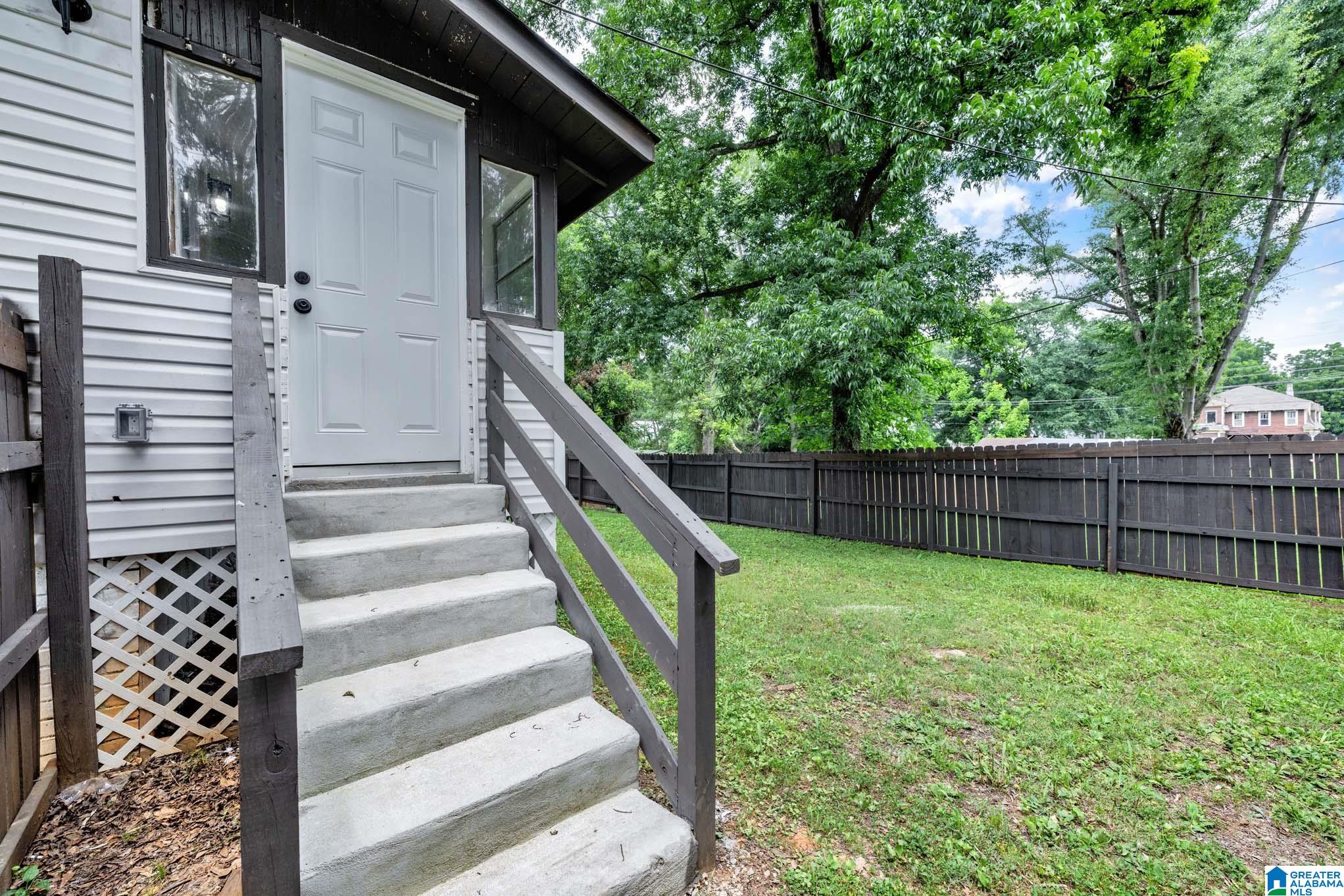 210 East Spring Street Sylacauga, AL 35150 - Photo 11 of 35