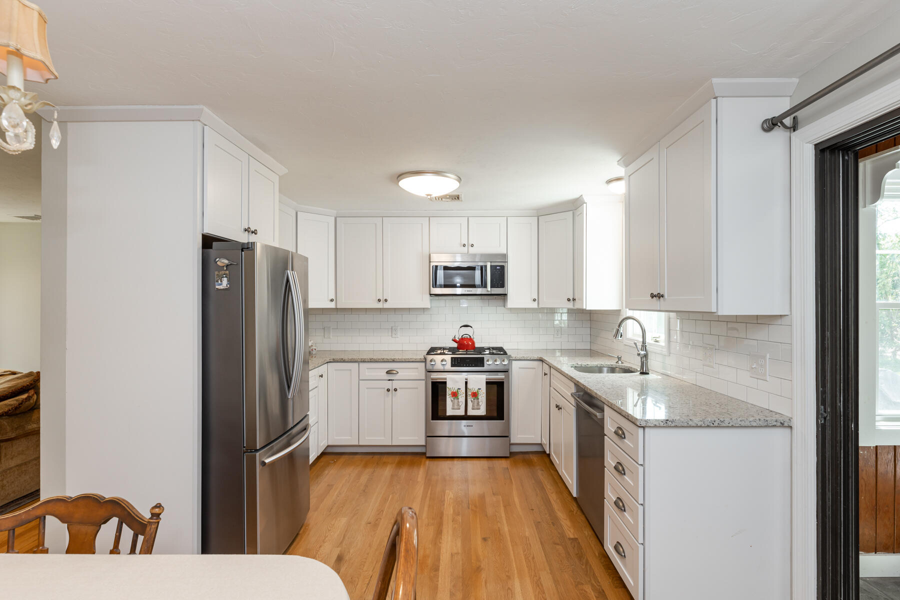 4 South Sandwich Road Mashpee, MA 02649 - Photo 13 of 58 4SouthSandwichRdMashpee-5118