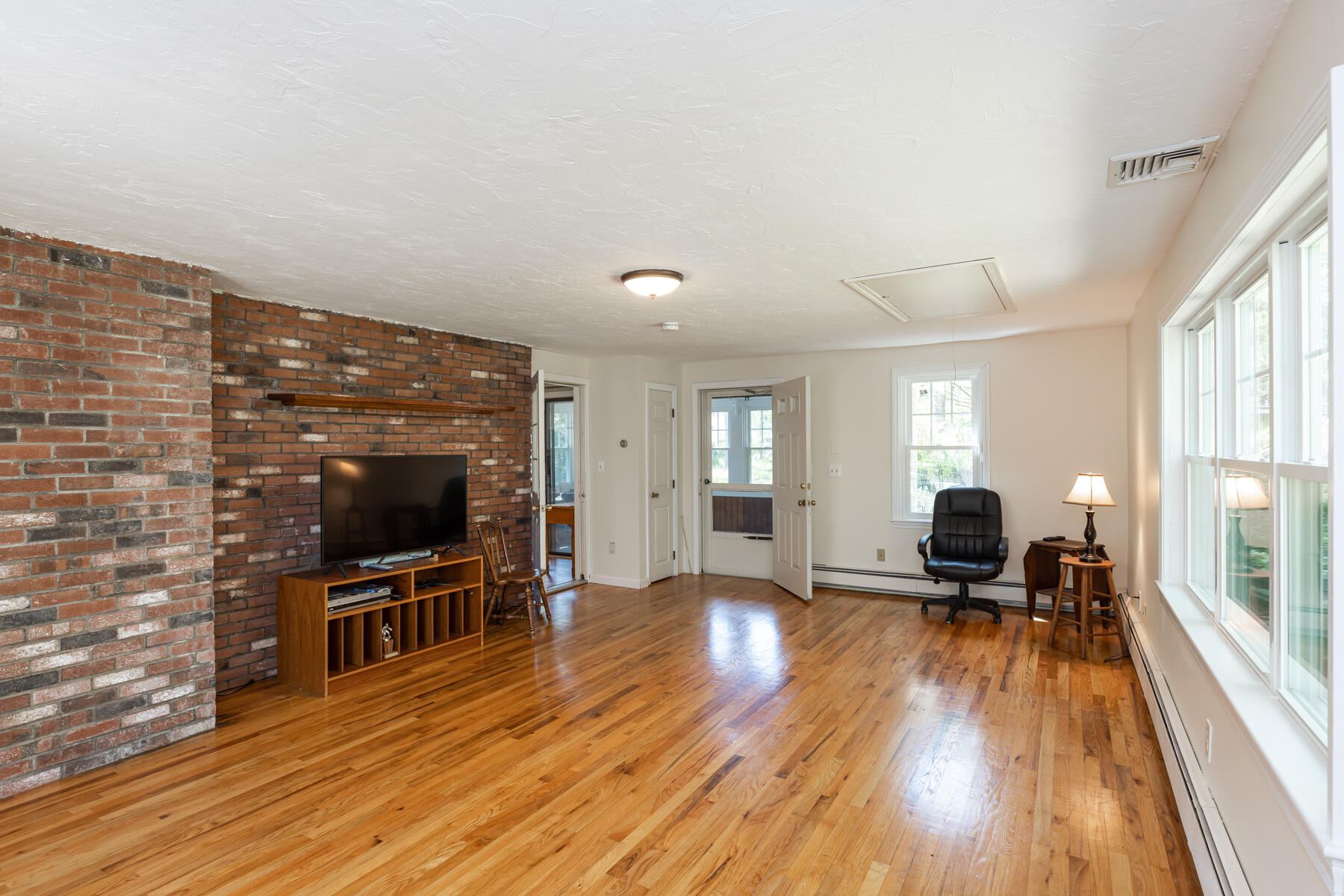 4 South Sandwich Road Mashpee, MA 02649 - Photo 48 of 58 4SouthSandwichRdMashpee-5142