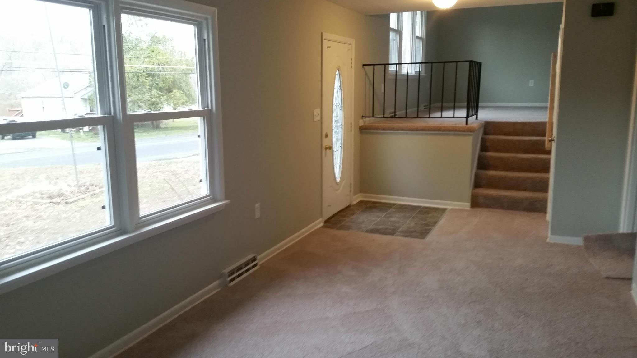 211 Spesutia Road Aberdeen, MD 21001 - Photo 2 of 18 Living Room