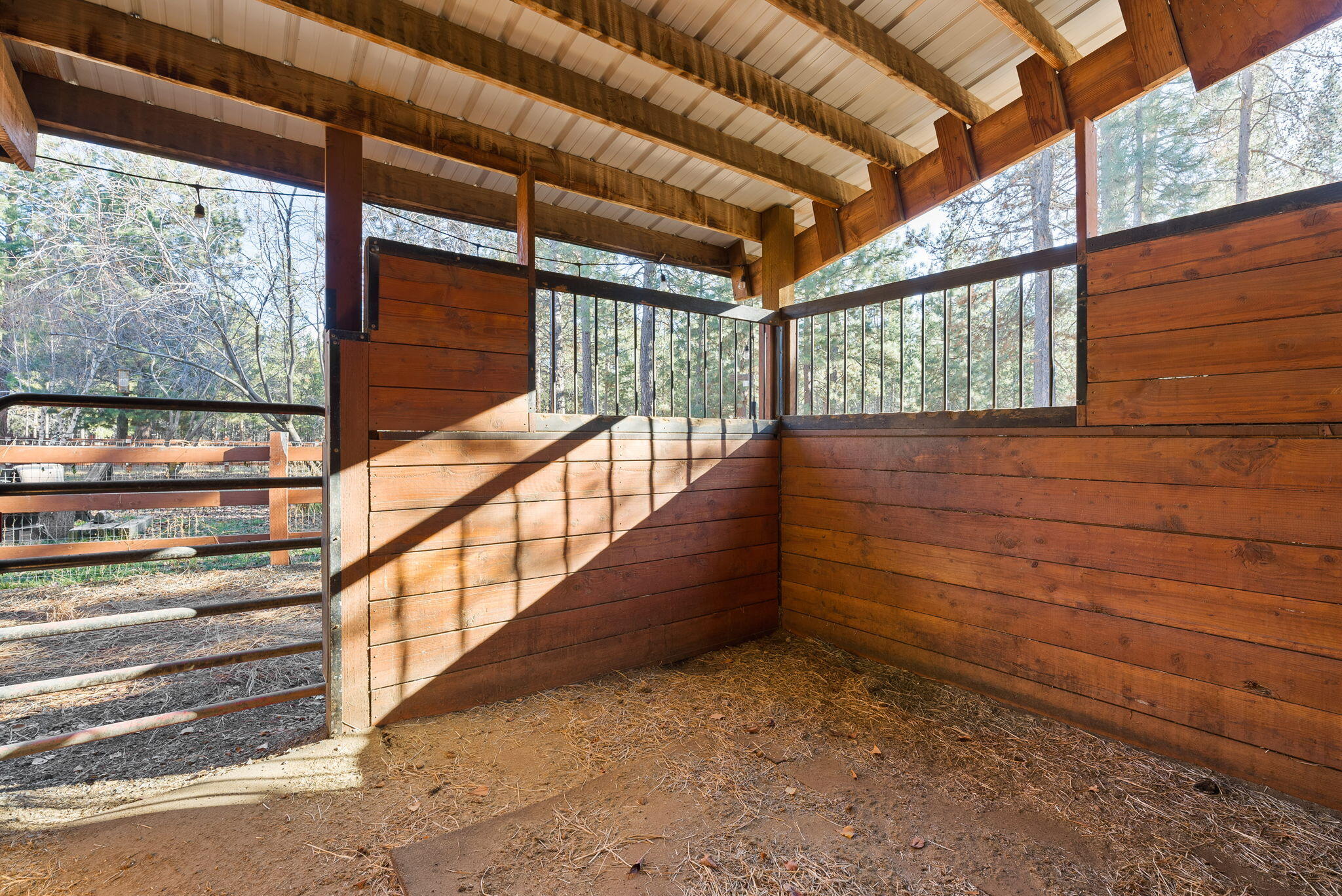 16815 Derringer Road Bend, OR 97707 - Photo 40 of 49 .