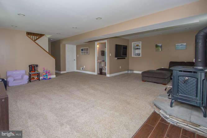 10911 Rawley Road New Market, MD 21774 - Photo 18 of 23 Family Room