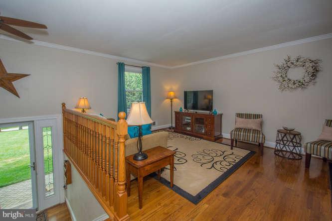 10911 Rawley Road New Market, MD 21774 - Photo 3 of 23 Living Room
