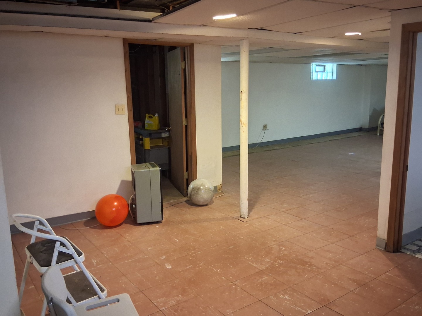 10557 South Racine Avenue Chicago, IL 60643 - Photo 14 of 20 a view of room with wooden floor