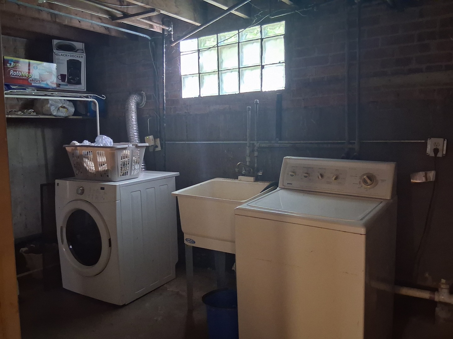 10557 South Racine Avenue Chicago, IL 60643 - Photo 17 of 20 a utility room with dryer and washer