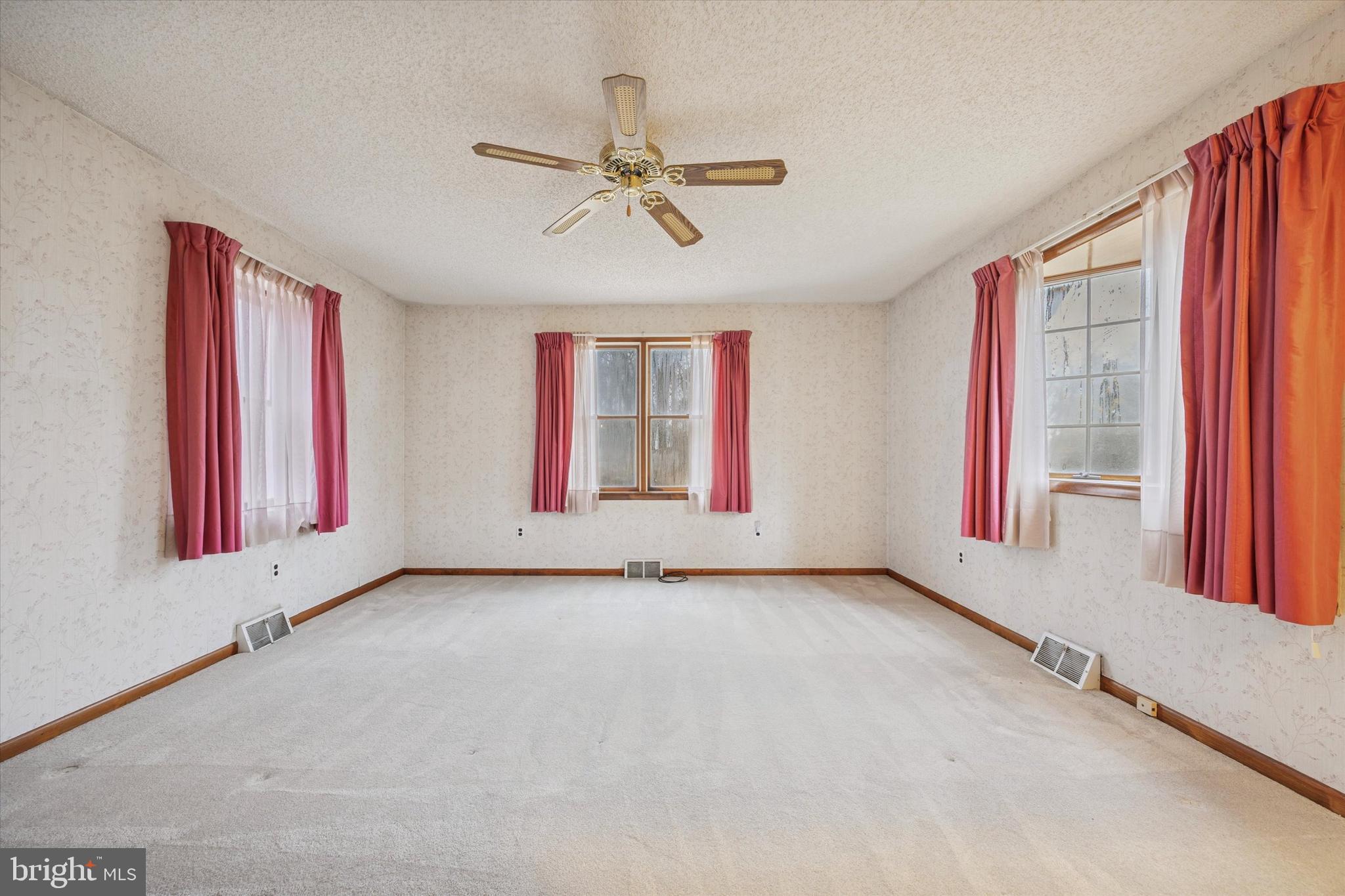 422 West Moreland Avenue Hatboro, PA 19040 - Photo 12 of 17 a view of an empty room with window