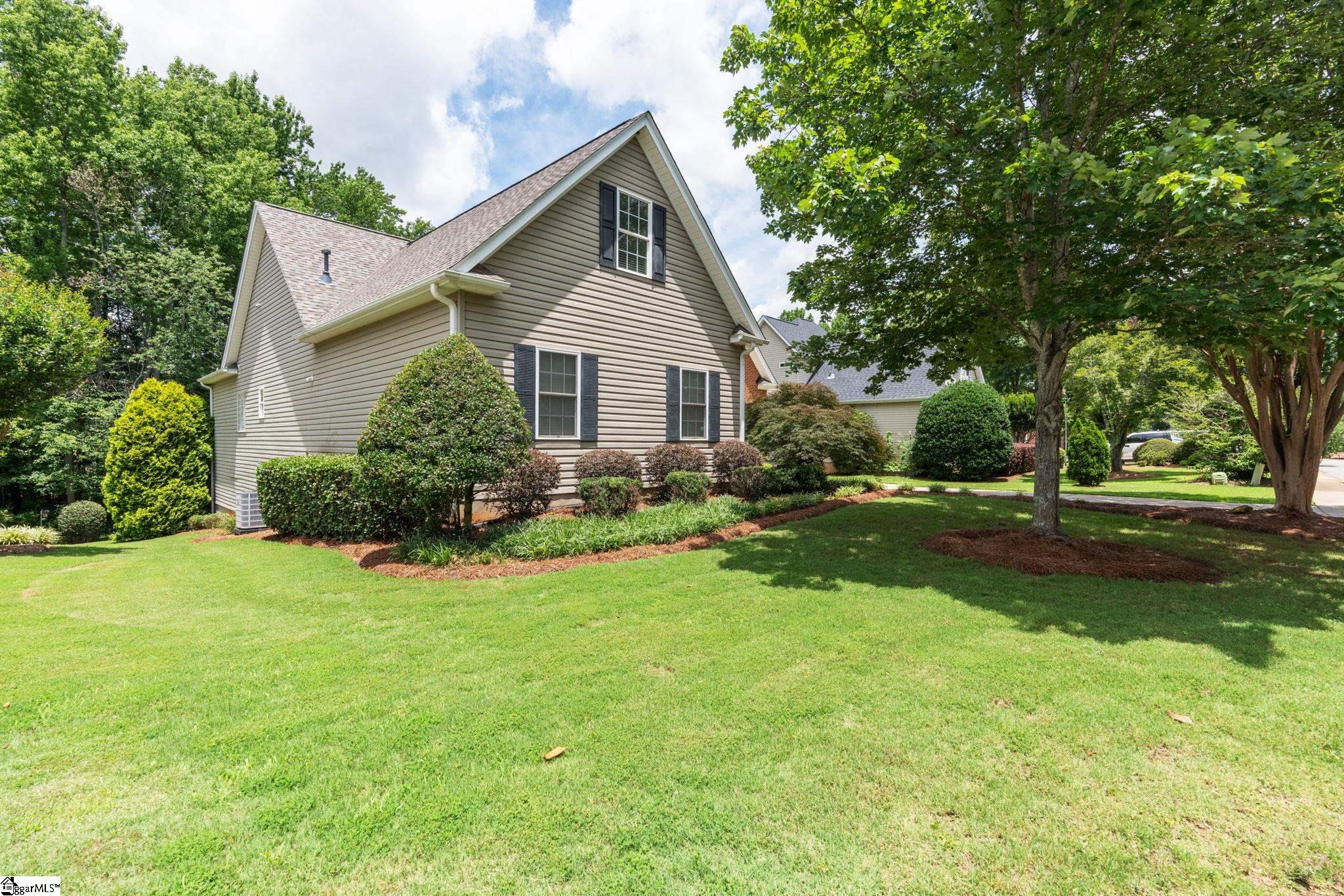 16 Shannon Ridge Court Greenville, SC 29615 - Photo 3 of 46