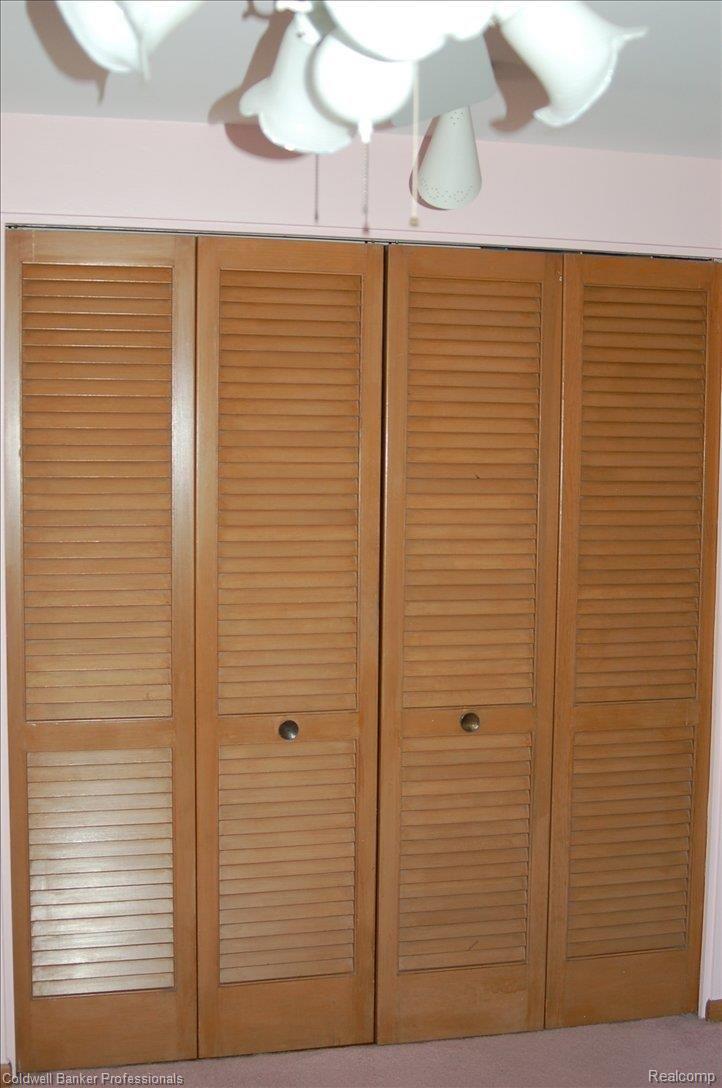 826 Wilwood Road Rochester, MI 48309 - Photo 18 of 25 Master Closet