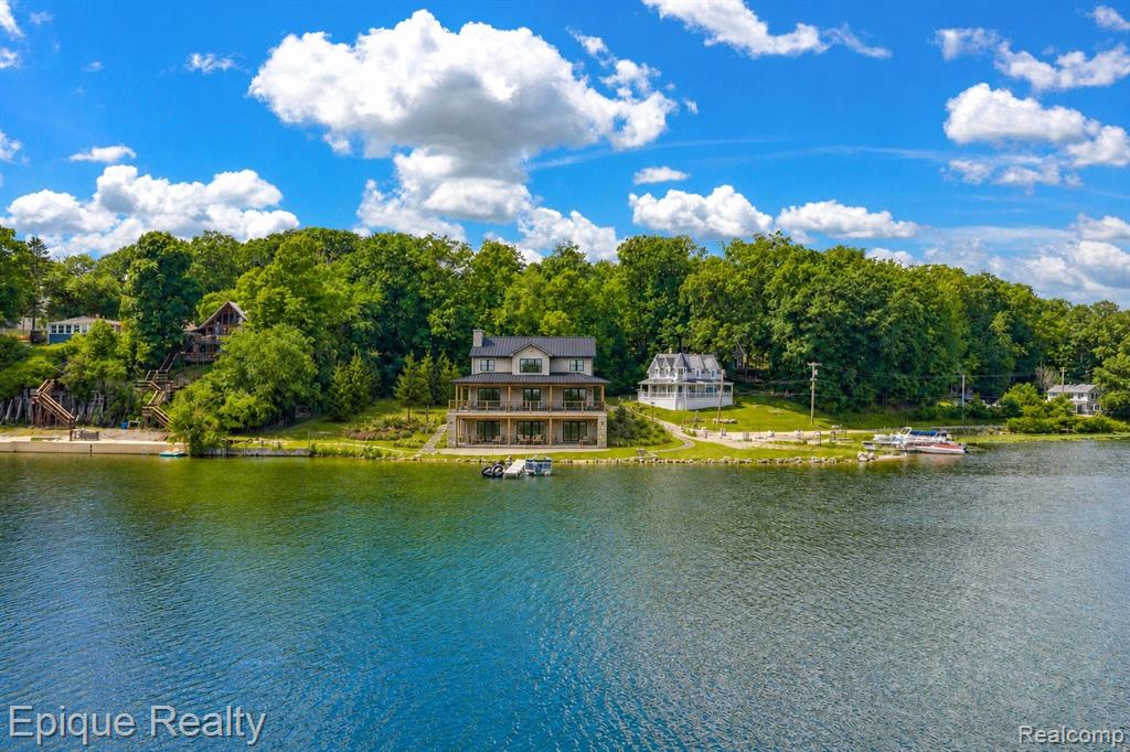 4058 Hunt Road Lapeer, MI 48446 - Photo 3 of 26