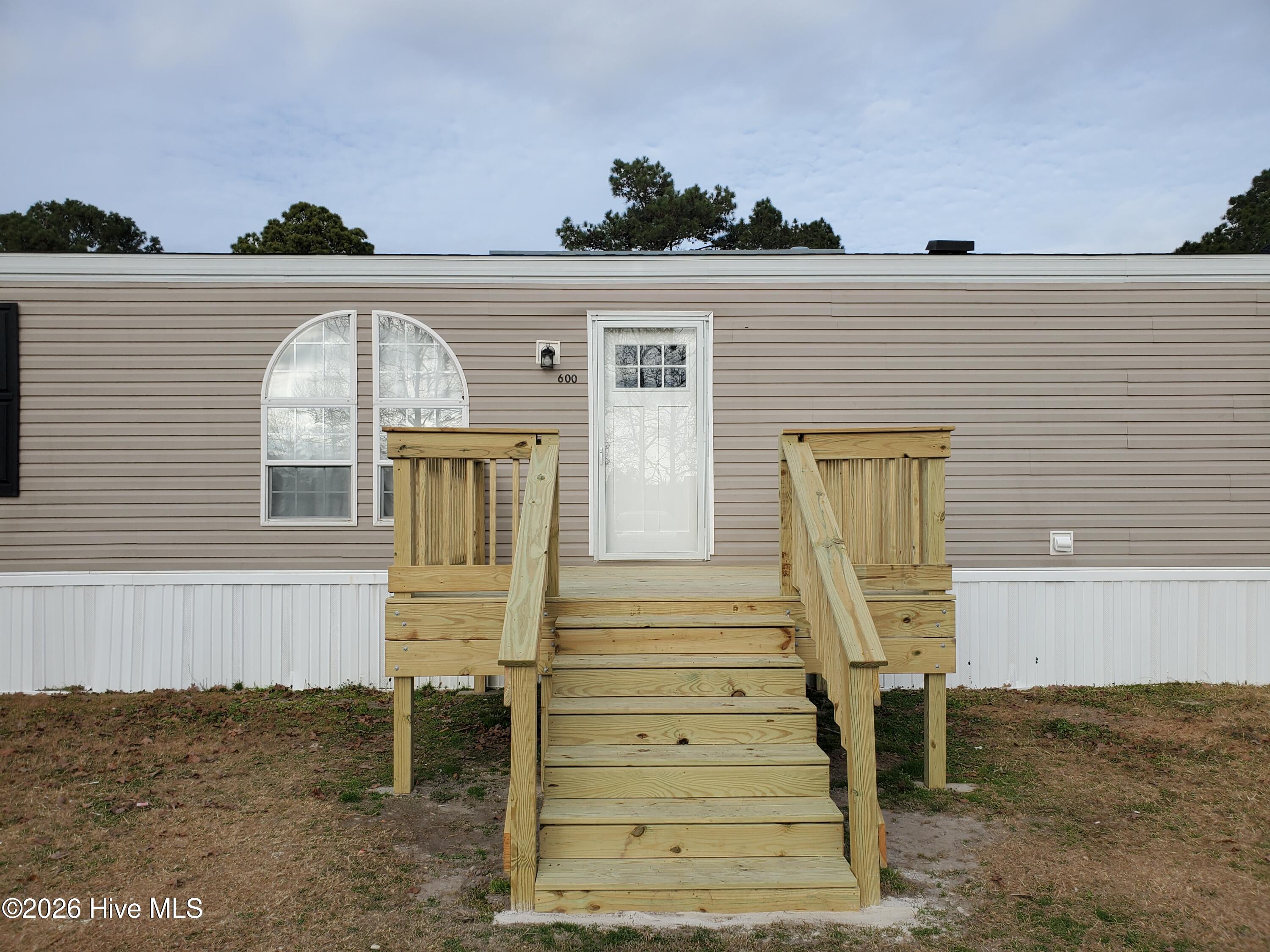600 Leatherback Court Hubert, NC 28539 - Photo 2 of 19 New deck on front