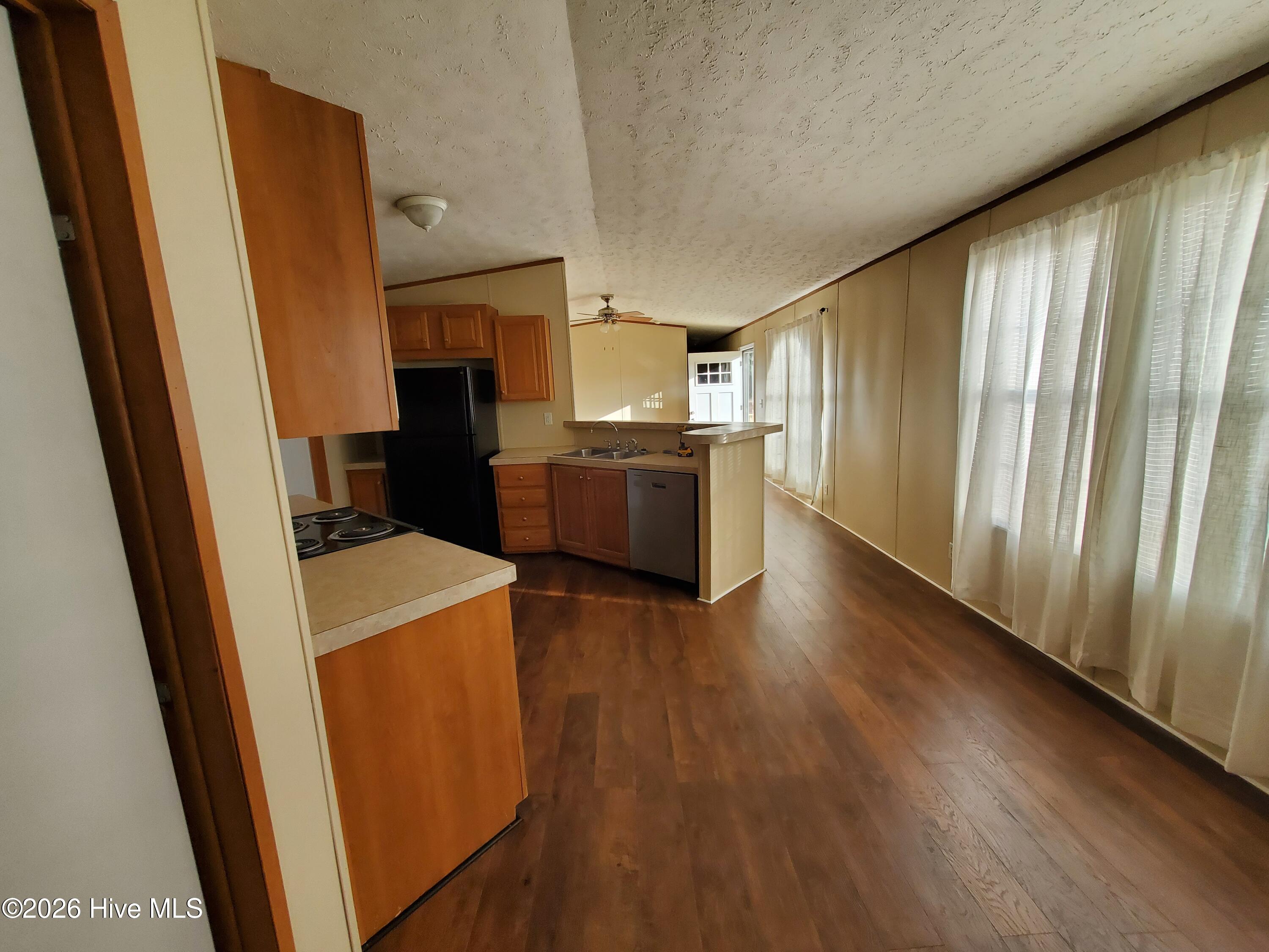 600 Leatherback Court Hubert, NC 28539 - Photo 6 of 19 View of living area