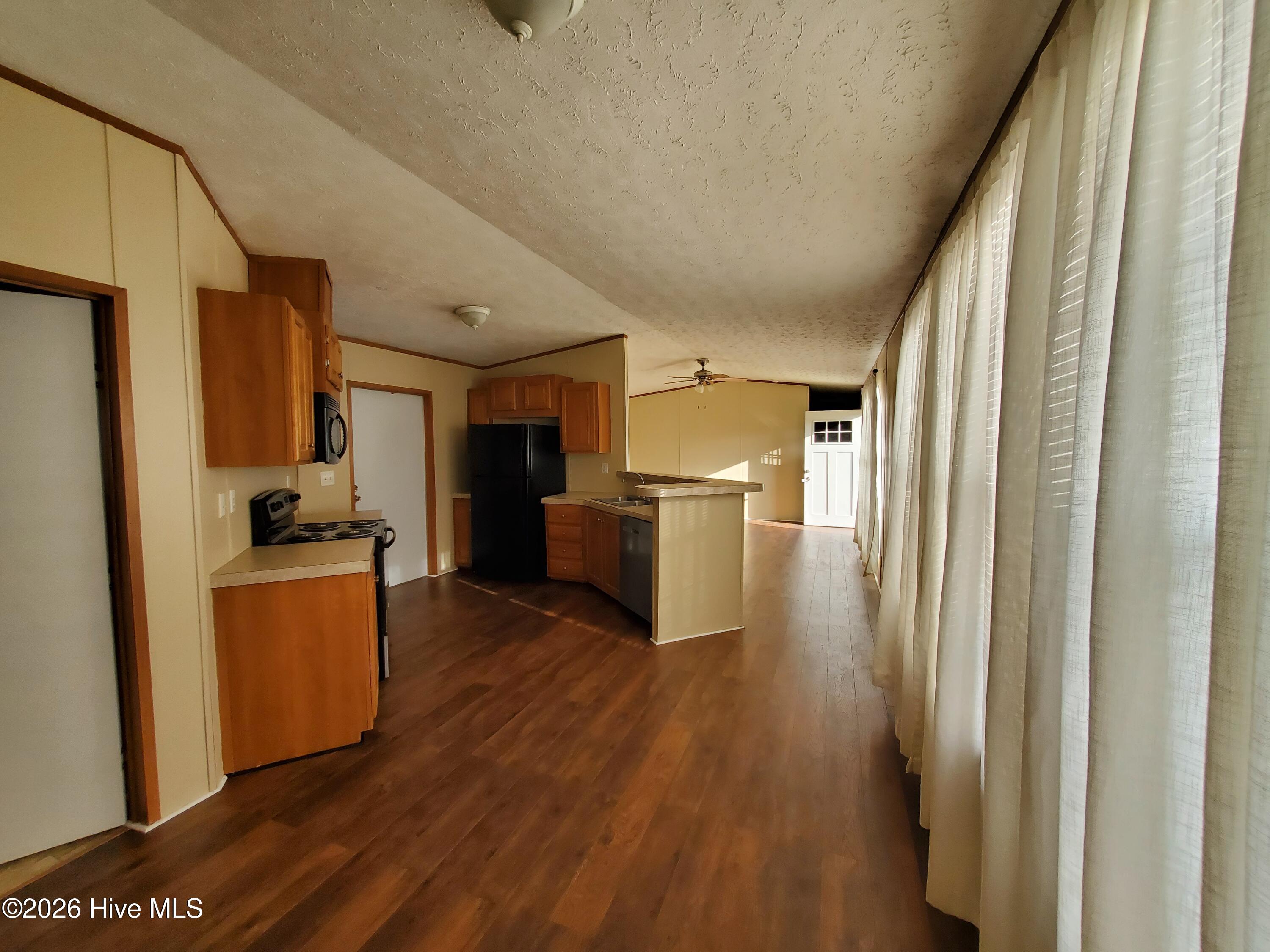 600 Leatherback Court Hubert, NC 28539 - Photo 7 of 19 View of kitchen