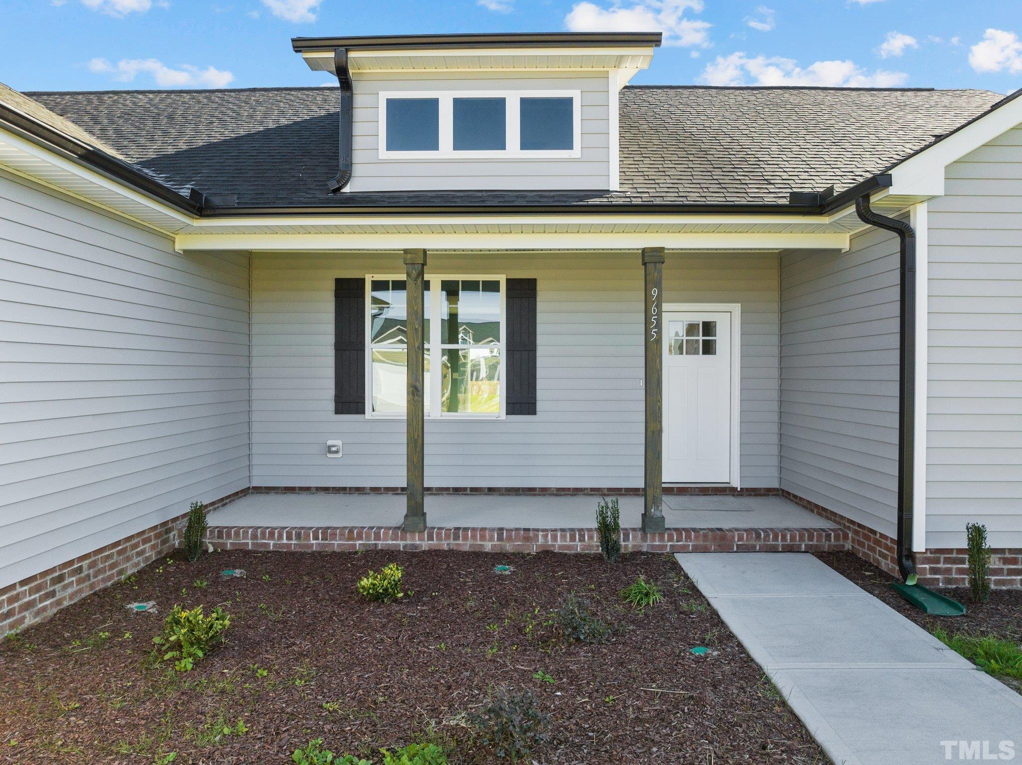 9655 Chapman Road Bailey, NC 27807 - Photo 3 of 33 a front view of a house
