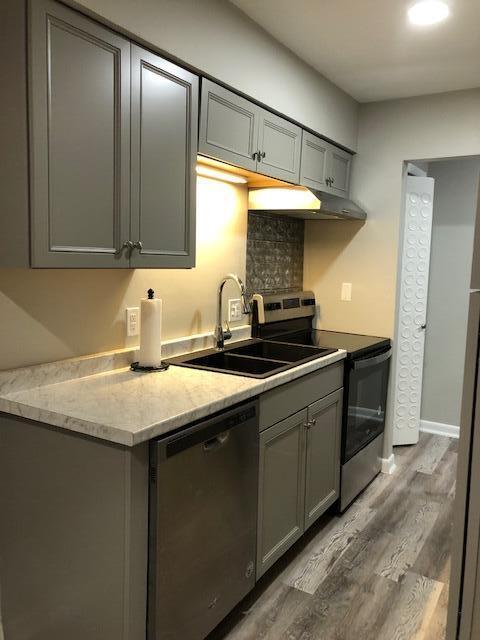 2840 Colonial Avenue Southwest, Unit B12 Roanoke, VA 24015 - Photo 2 of 23 IMG_2656