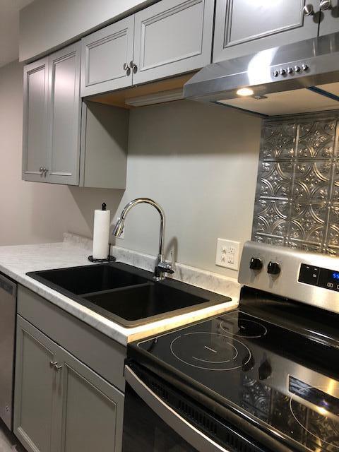 2840 Colonial Avenue Southwest, Unit B12 Roanoke, VA 24015 - Photo 3 of 23 IMG_2666