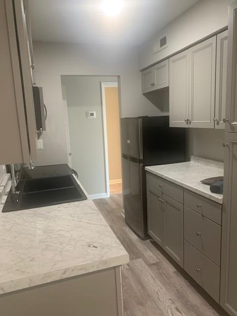 2840 Colonial Avenue Southwest, Unit B12 Roanoke, VA 24015 - Photo 4 of 23 IMG_1877