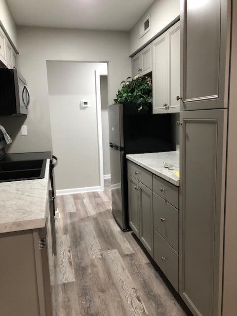 2840 Colonial Avenue Southwest, Unit B12 Roanoke, VA 24015 - Photo 10 of 23 IMG_9995