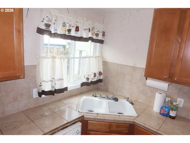 $385,000 | 138 Maple Boulevard, Troutdale, OR 97060