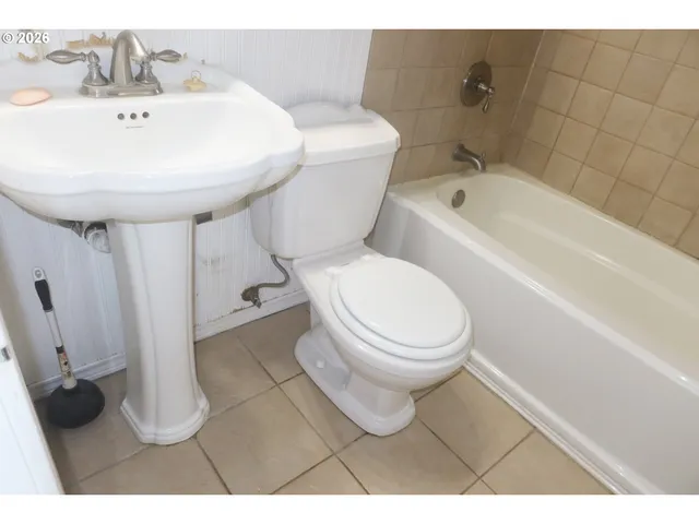 $385,000 | 138 Maple Boulevard, Troutdale, OR 97060