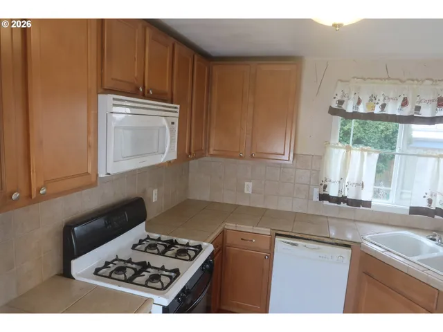 $385,000 | 138 Maple Boulevard, Troutdale, OR 97060