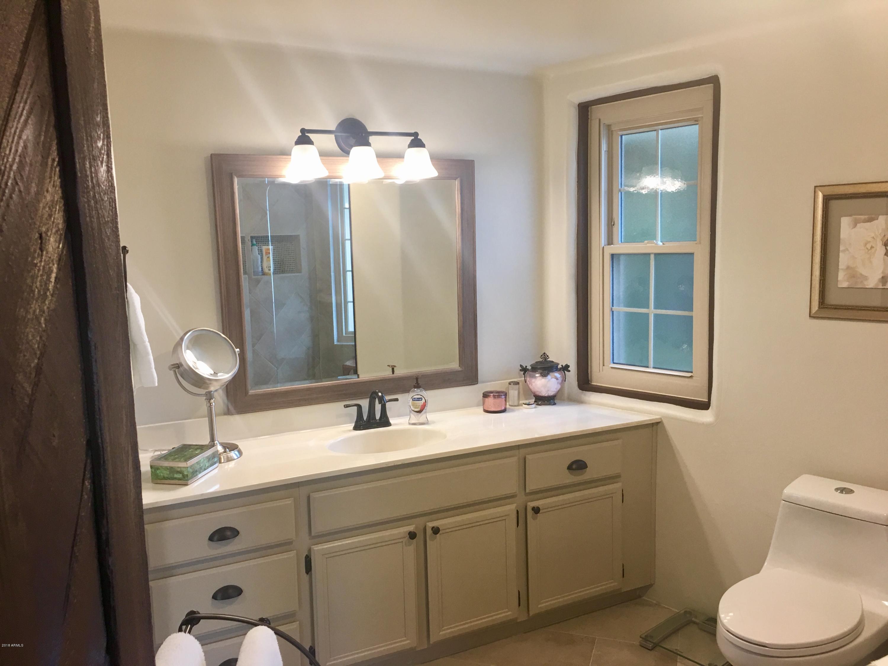 6516 North 14th Street, Unit 2 Phoenix, AZ 85014 - Photo 9 of 16 IMG_2401