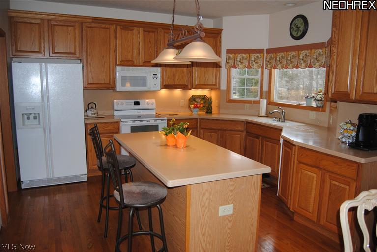4493 Ridge Crest Drive Akron, OH 44321 - Photo 3 of 24 Gallery Image 3