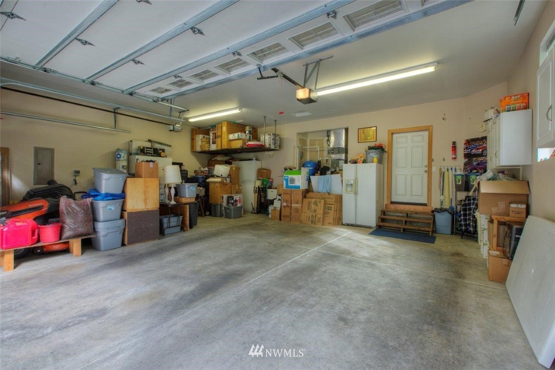 5809 Stringtown Road East Eatonville, WA 98328 - Photo 19 of 28 a view of a room with gym equipment